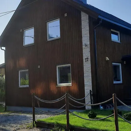 I Egen Bolig Naer Togstasjonen, 30 Min Til Oslo Og Gardermoen Flyplass