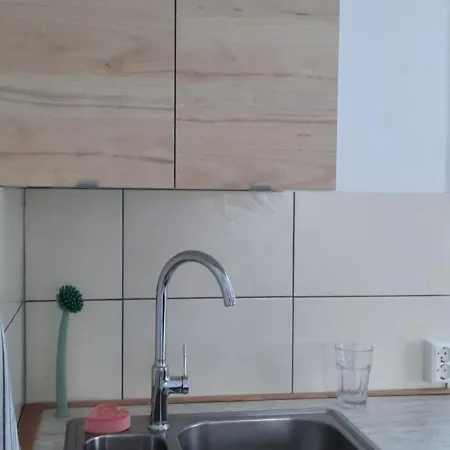 Pensión I Egen Bolig Naer Togstasjonen, 30 Min Til Oslo Og Gardermoen Flyplass 3*