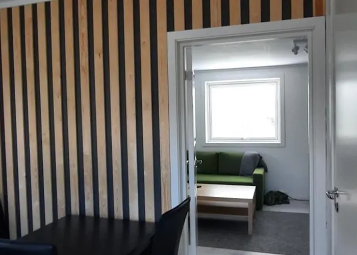 招待所 I Egen Bolig Naer Togstasjonen, 30 Min Til Oslo Og Gardermoen Flyplass 3*
