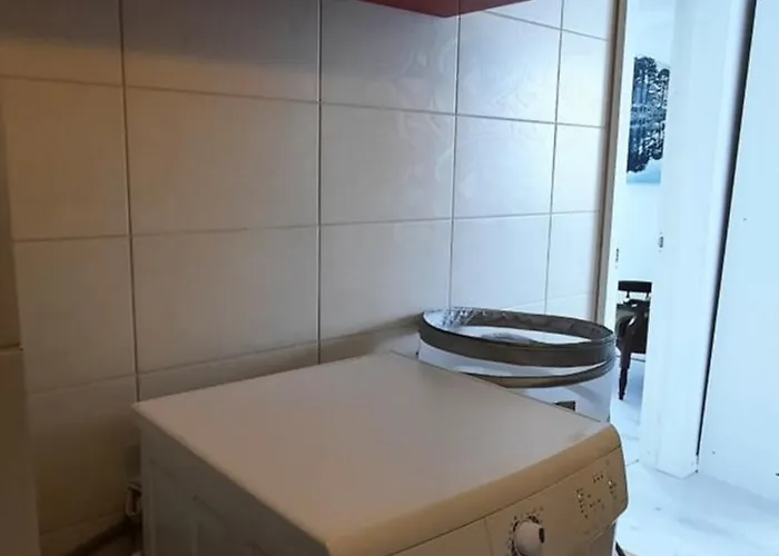 I Egen Bolig Naer Togstasjonen, 30 Min Til Oslo Og Gardermoen Flyplass Sorumsand