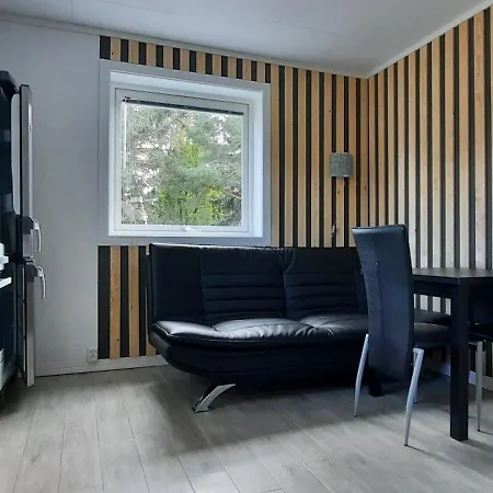 I Egen Bolig Naer Togstasjonen, 30 Min Til Oslo Og Gardermoen Flyplass Casa de hóspedes Sorumsand
