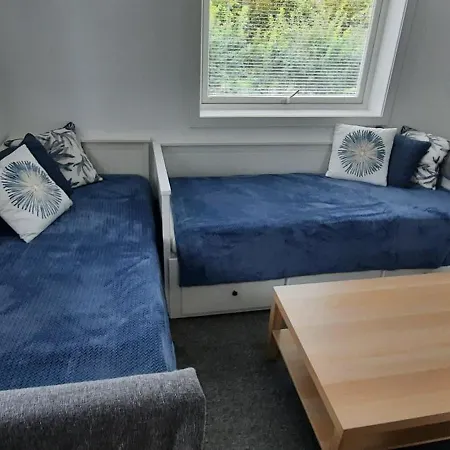 I Egen Bolig Naer Togstasjonen, 30 Min Til Oslo Og Gardermoen Flyplass Casa de hóspedes