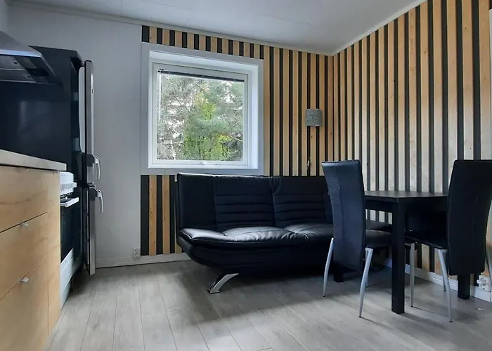 I Egen Bolig Naer Togstasjonen, 30 Min Til Oslo Og Gardermoen Flyplass Casa de hóspedes Sorumsand