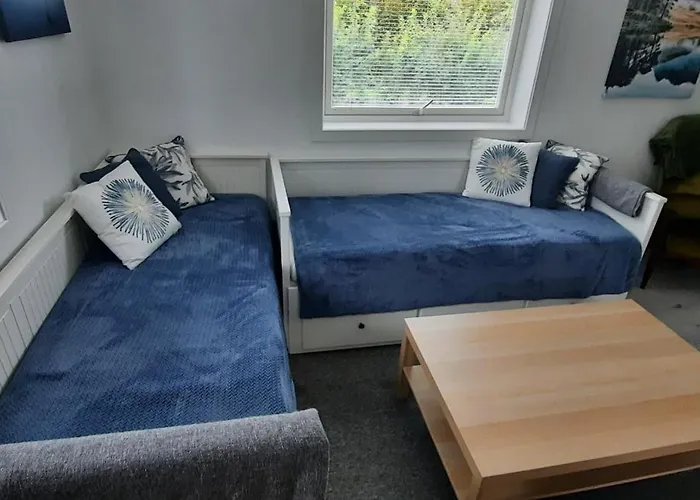 I Egen Bolig Naer Togstasjonen, 30 Min Til Oslo Og Gardermoen Flyplass Casa de hóspedes