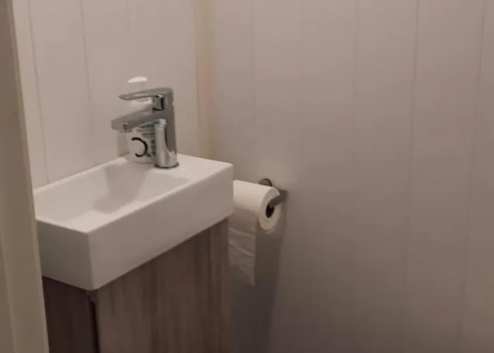 I Egen Bolig Naer Togstasjonen, 30 Min Til Oslo Og Gardermoen Flyplass Casa de hóspedes 3*